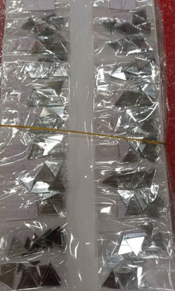 Picture of Triangle Glass Pieces Medium